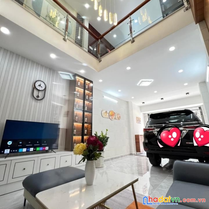 Nhà tô hiến thành, q.10 – ngang 5,6 m – trung tâm quận 10 – giáp q.1, quận 3 - kinh doanh được –