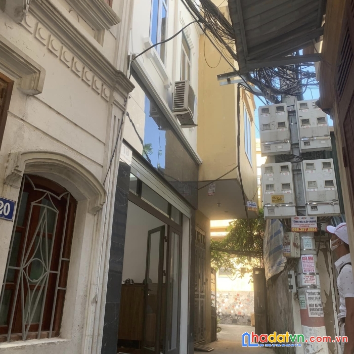 Siêu phẩm trung tâm giáp nhị - gần ô tô tránh