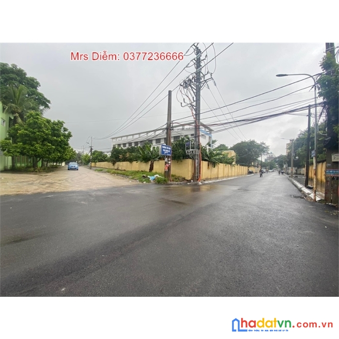 Nhỉnh 1 tỷ, mrs diễm cần bán 42m đất lô góc xóm thượng, uy nỗ, đông anh