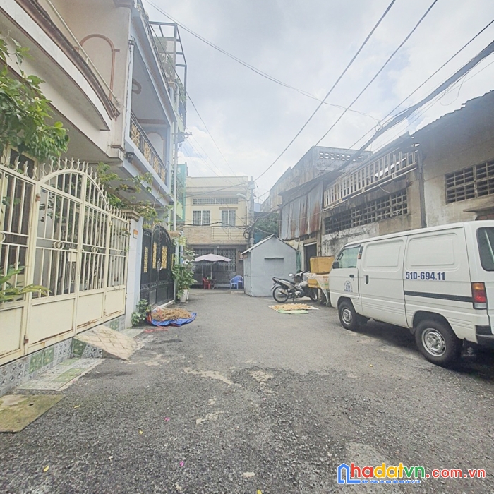 Bán nhà chính chủ lò gốm 4x17 x 3 tầng ô tô đỗ cửa chỉ 7.3 tỷ