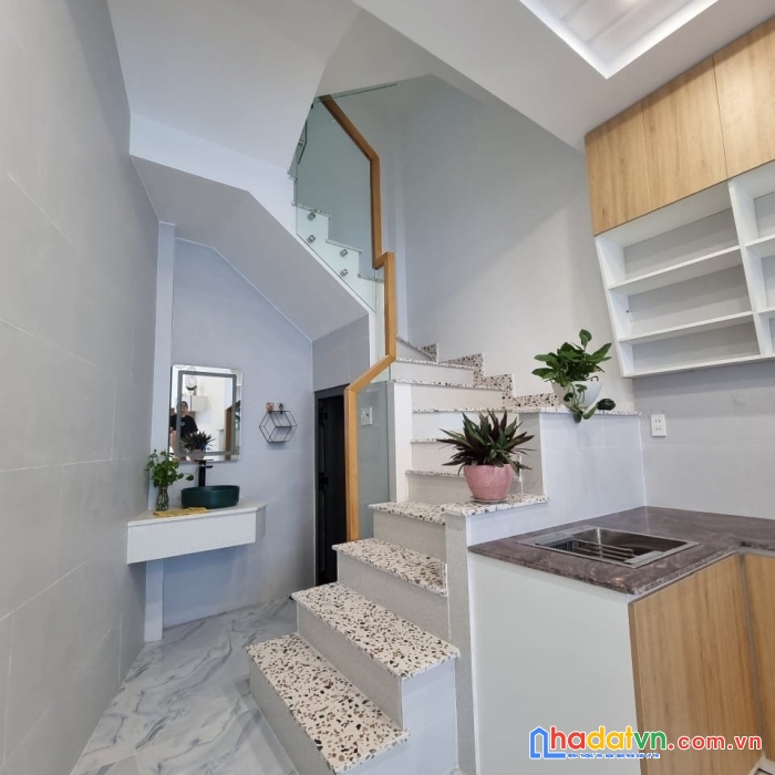 Bán nhà huỳnh văn bánh ngang 4 - dts 98m2 - 5ty4