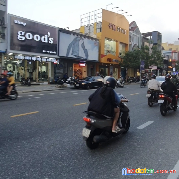 Bán nhà 2 mặt tiền phố chuyên kinh doanh thời trang đương lê duẩn, 138m2.