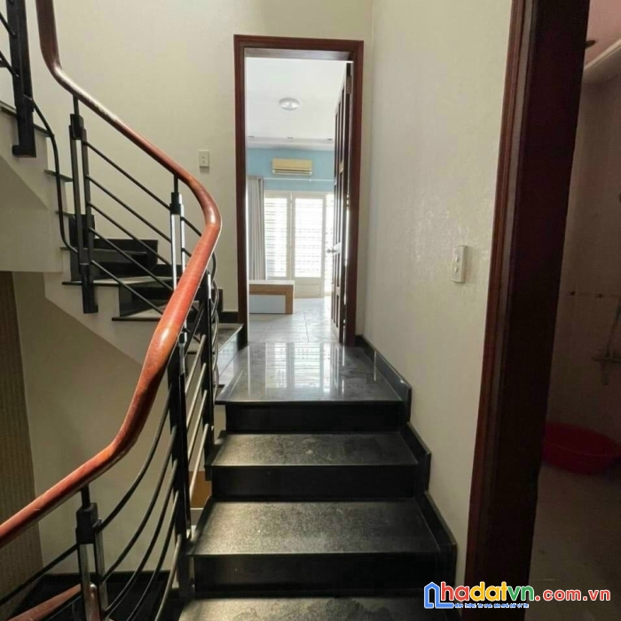 Giảm gấp, bán nhanh, hxh phan đình phùng, 4.1 x 14.2m, 8.3 tỷ bớt