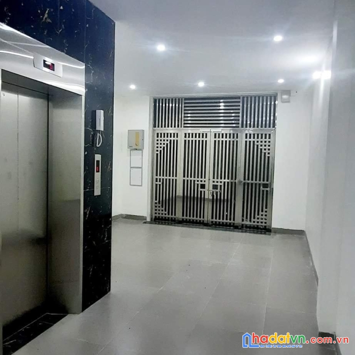 Bán gấp ccmn triều khúc, yên xá, 7 tầng thang máy, 14 phòng, 7.3 tỷ