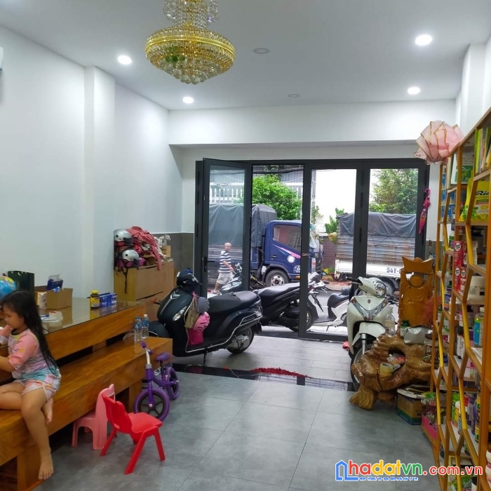 Mặt tiền trần thủ độ kd đa ngành, gần nguyễn sơn, full nội thất cao cấp, sổ nở hậu tài lộc, nhà
