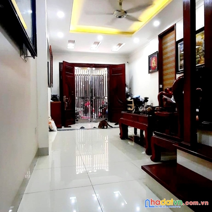 Chủ gửi bán nhà ngọc thụy 50m2 x 4 tầng, giá 5.49 tỷ, gần phố, nhà cực đẹp