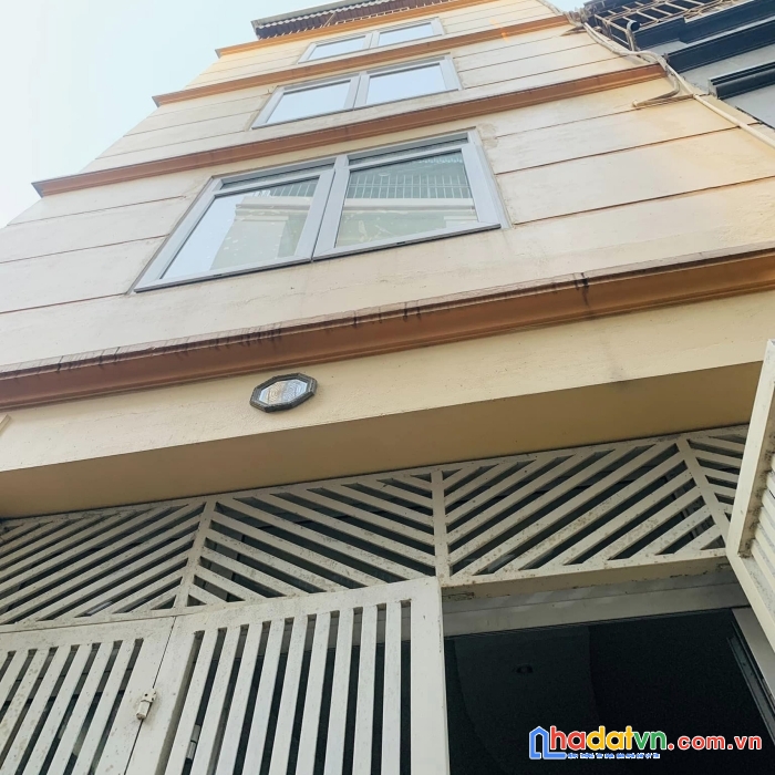 Trương định-ngõ nông-ba gác đỗ cửa-lô góc, 35m2 x 5 tầng, giá hơn 3 tỷ có thương lượng
