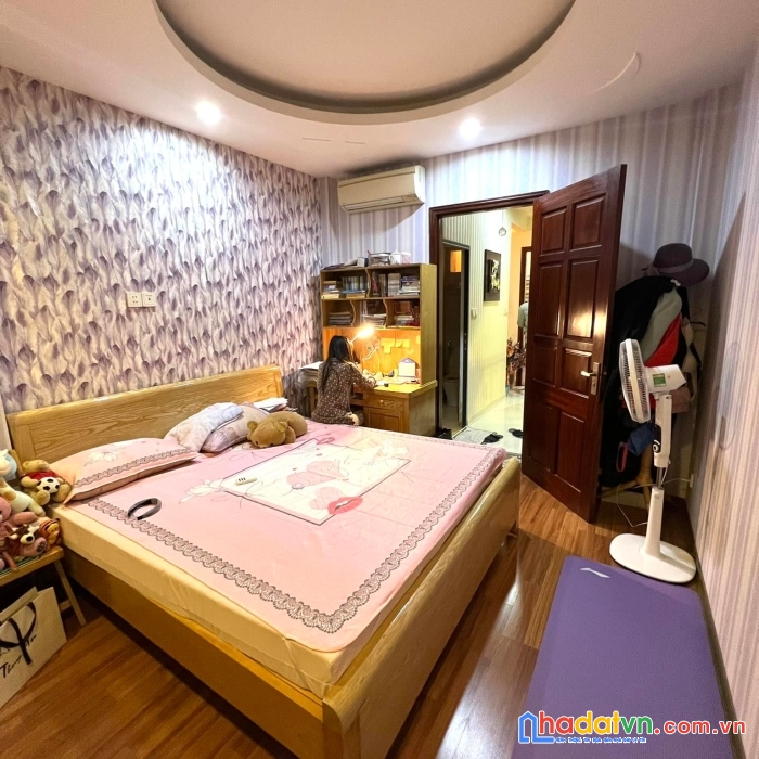 Siêu hót quan thổ đống đa hào nam. lo goc oto kinh doanh. 41m2 3 tầng mặt 4.2m. giá cho không. 6ty