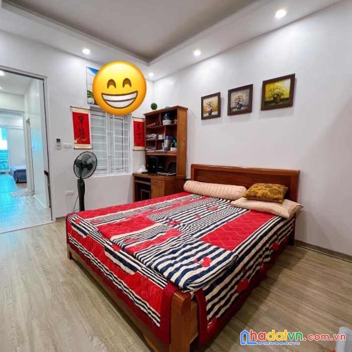 Bán nhà phố hồng mai: 46m2, 5 tầng, 4 ngủ, mt 4m, 20m ra phố, 3 gác trước mặt. 3.5 tỷ