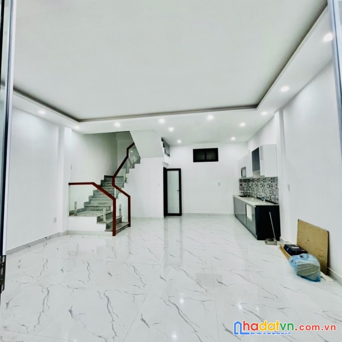 Bán căn mặt ngõ 4 tầng đằng hải 4pn 3wc hướng tây hạ giá đang cần tiền