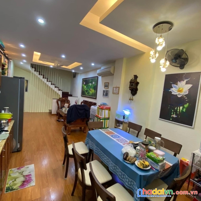 Bán gấp nhà lê trọng tấn 42m2*4 tầng, mt 4m, ngõ rộng 3.5m, gần phố, hơn 4 tỷ.