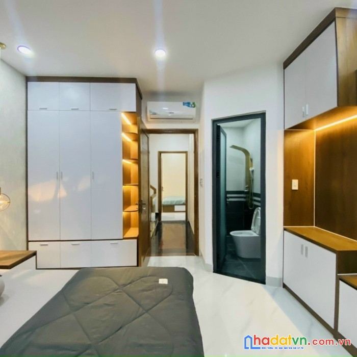 Nhà đẹp hẻm 4m huỳnh văn bánh, 4 x 10m, 3 lầu, 8.1 tỷ, phú nhuận