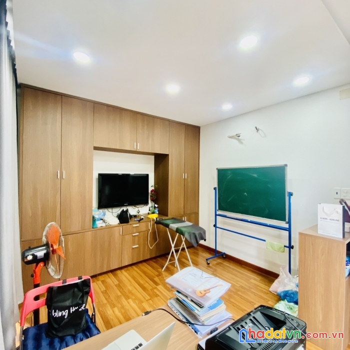 Bán nhà hxh thành mỹ, sát chợ vải tân bình. dt 7.6 x 8, 5 tầng, 4 pn giá 8.9 tỷ.