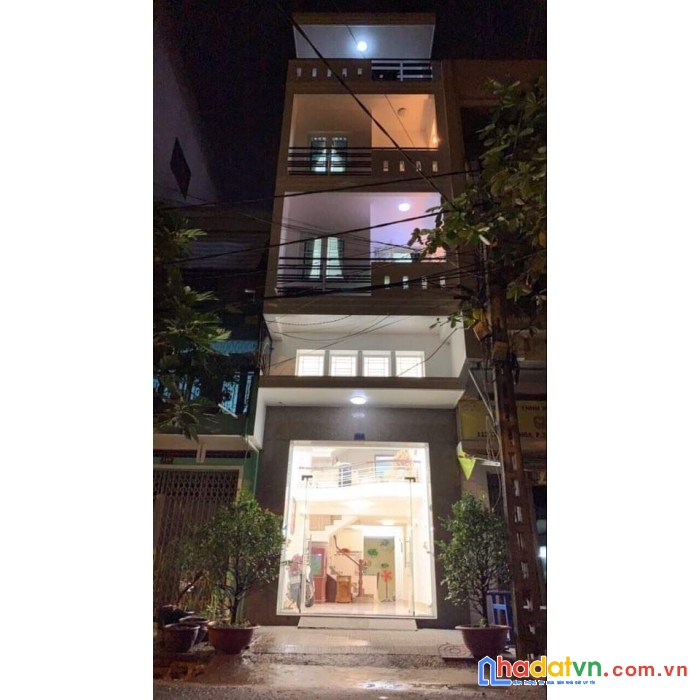 Do gia đình đinh cư nước ngoài nên cần bán nhanh căn nhà gần chợ phạm văn hai thuận tiện kinh doanh