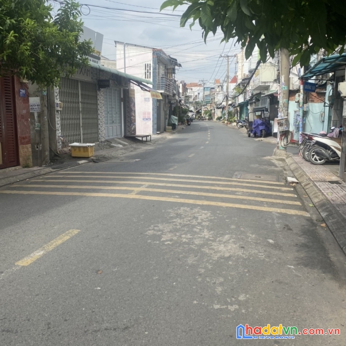 Bán nhà  4.5x14m h ô tô trường thọ, thủ đức. sổ vuông full thổ. chỉ 3 tỷ 1.