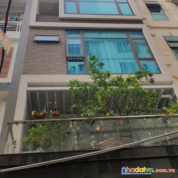 Bán nhà cầu giấy, 98m2, phân lô, 2 ô tô tránh, ngõ thông, kinh doanh, cách 15m ra phố, giá hơn 14 