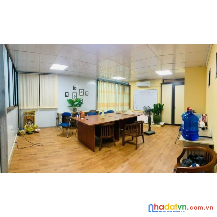Chính chủ cần cho thuê văn phòng và trung tâm dạy học tầng 6
địa chỉ: 61 lưu quang vũ, khu đô thị