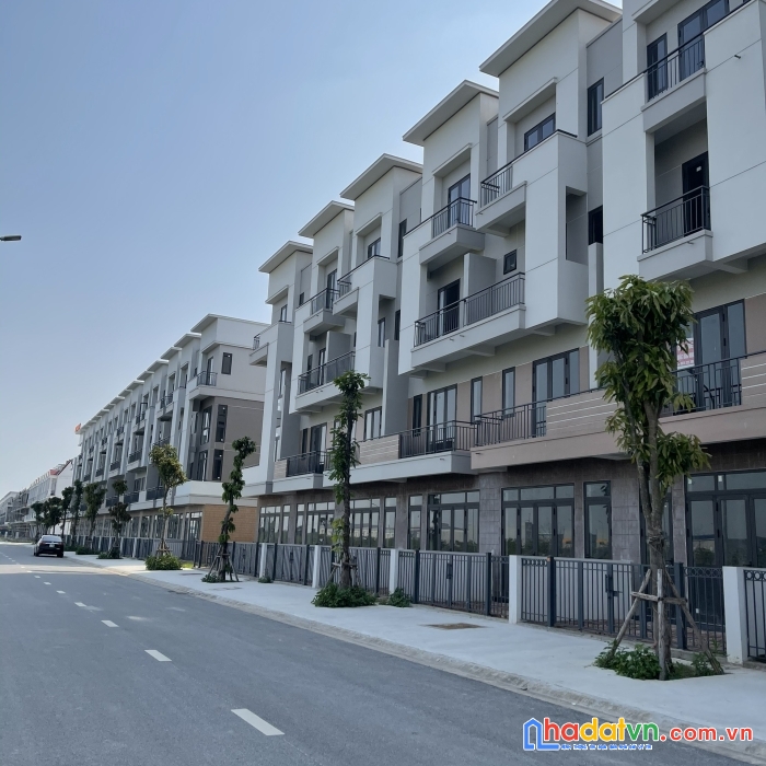 Bán nhà phố chân đế chung cư kinh doanh siêu tốt chỉ hơn 30tr/m2