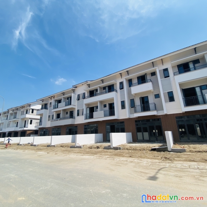 Nhanh tay vét đáy shop huose đẹp nhức nách gias chỉ bằng 1/3 thị trường tại centa riveside từ sơn
