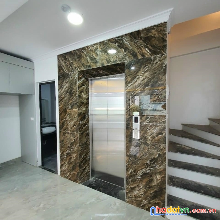 Siêu phẩm nhà láng hạ, 50m2, 6 tầng thang máy, lô góc, 6.8 tỷ