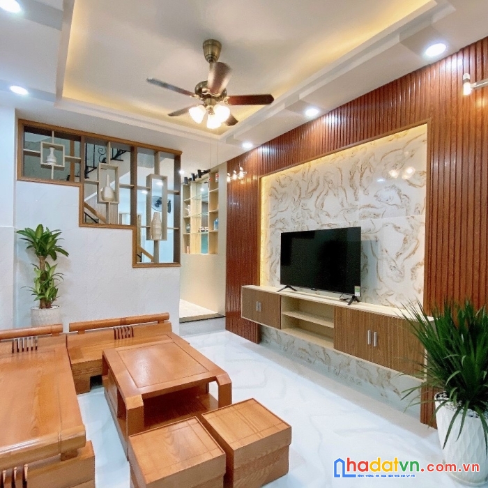 Hẻm gần 4m, xe hơi, 3.4 x 13m, 1 lầu, nhà đẹp, 5.6 tỷ, phú nhuận