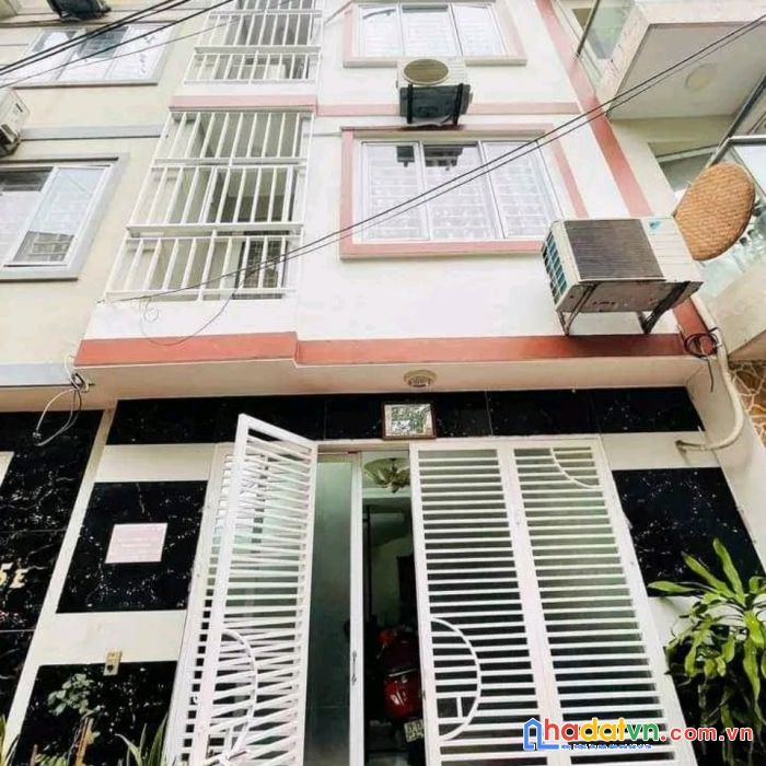Tin hot bán nhà ngay chân cầu vĩnh tuy, phố trạm, 45m2, 6t thang máy, gara ô tô.
giá giao động 6tỷ