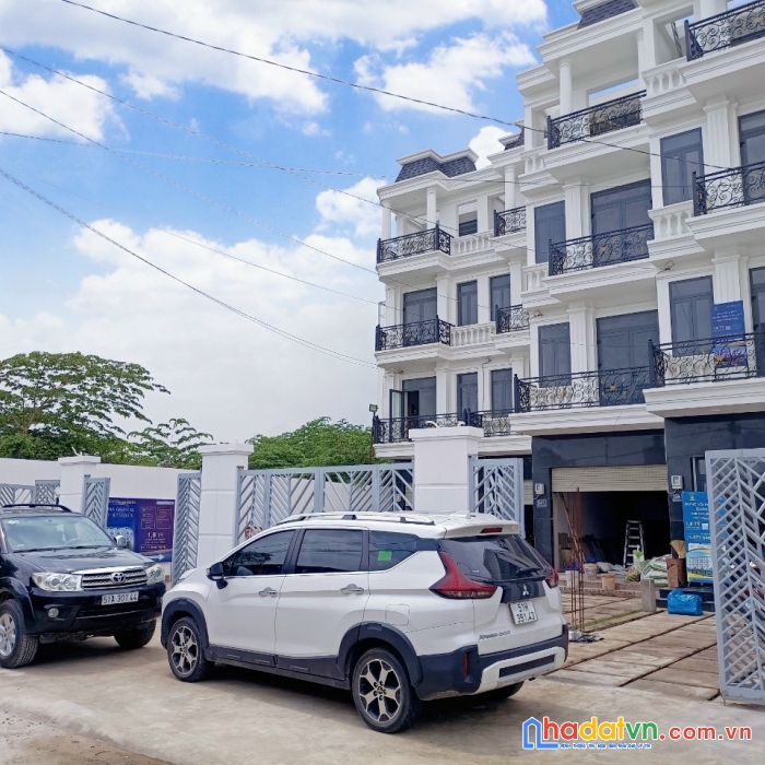 Khu nhà phố vip quận 12, 1 trệt + 3 lầu, hẻm 6m, đã có shr, nhà mới xây chưa ở