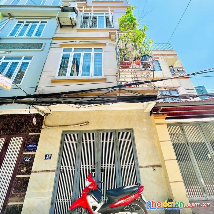 Bán nhà nguyễn khang nhỉnh 3 tỷ- gần phố-trung tâm