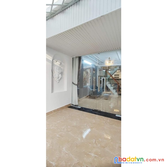 Bán gấp nhà cũ 40m đi thẳng ra p.v.trị gần emart