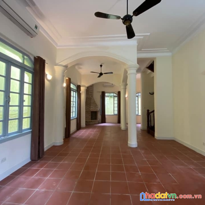 Biệt thự tây hồ - quảng an. tổng dt lớn. 4 mặt thoáng. 576m2. giá 88 tỷ. lh 0977717488