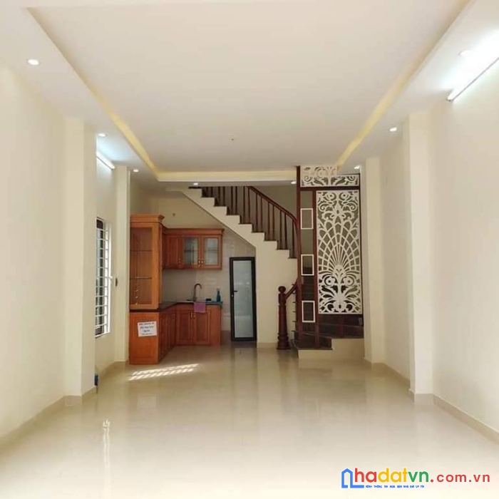 Nhà mới đội cấn 35 m2 5t 3.5 mmt gần phố oto giá nhỉnh 4 tỷ lh 0799198898