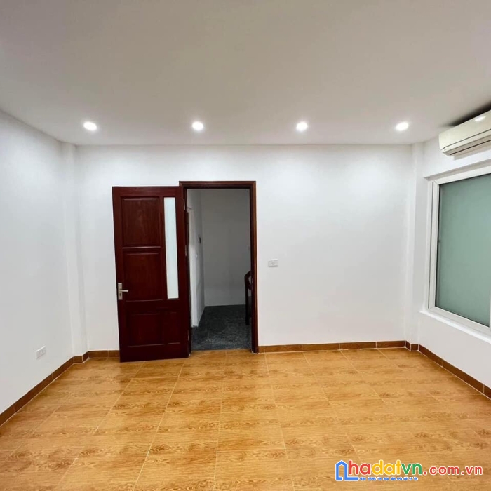 Bán nhà phố lĩnh nam: 45m2, 5 tầng, 4 ngủ, mt 4m, phân lô, 10m ra ô tô đỗ. 3.8 tỷ
