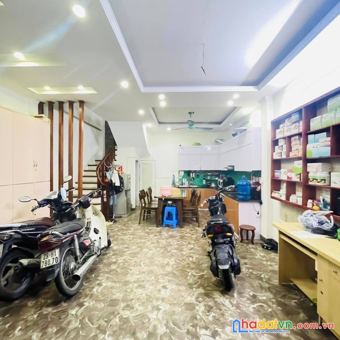 Hàng hiếm- nhà trường chinh 70m 5.88 tỷ- phân lô - ôtô tránh