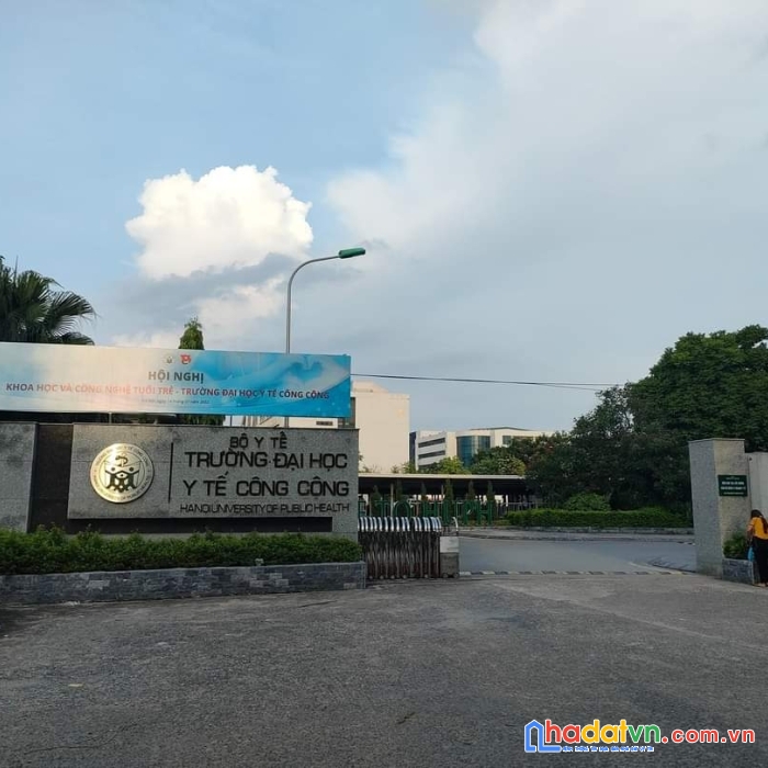Ô tô tránh ,kinh doanh  nhỏ,thoáng gần hồ,ô tô 7c vào nhà,có ô thoáng làm thang máy,móng 6 tầng