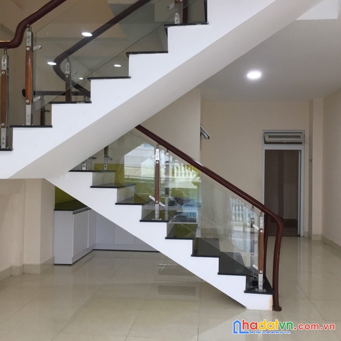 Cần bán gấp nhà đẹp thích hợp kinh doanh homestay đường mai hắc đế, đà lạt giá 9.5 tỷ