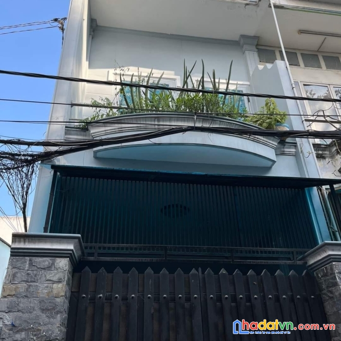 Chú tám về hưu cần bán gấp nhà quang trung gần nhà thờ hạnh thông tây 44 m2 3 tầng xe hơi đỗ cửa