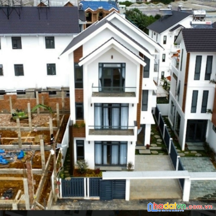 Cần bán cặp biệt thự xinh xắn trên đường nguyễn hữu cầu, phường 12, tp. đà lạt, giá 25 tỷ