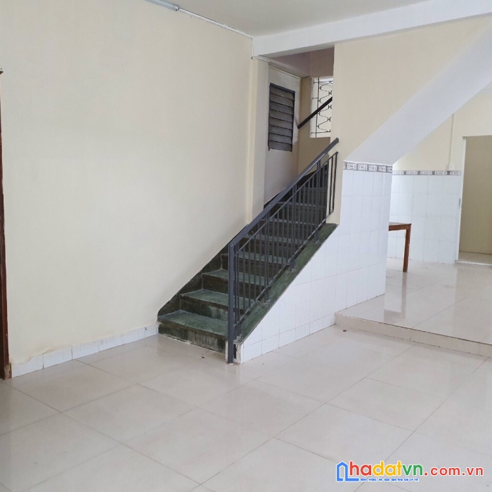 Cho thuê nhà mặt tiền hùng vương 5x27m