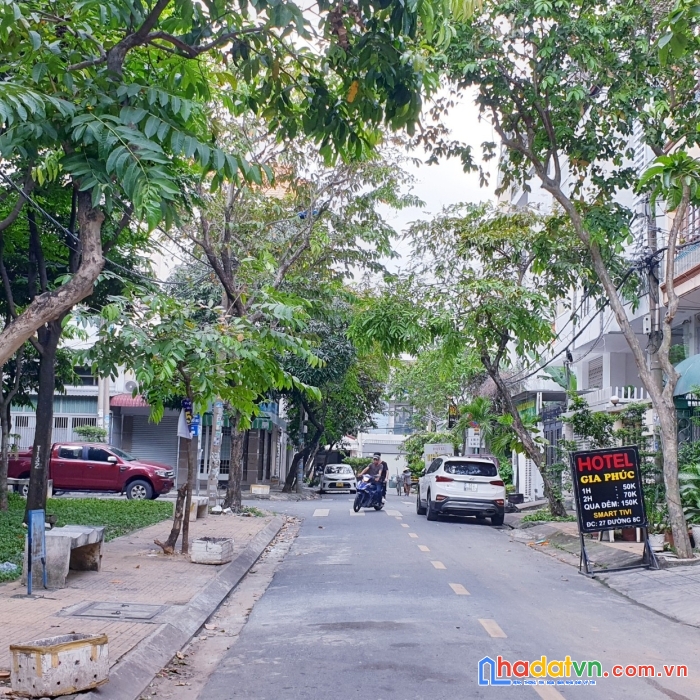 Bán hotel mặt tiền đường số trung sơn q7 dt 5 x 20 m 4 tấm 
dưới 160 triệu m