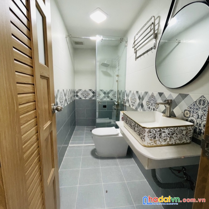 Bán gấp nhà hxh siêu phẩm hoàng hoa thám bình thạnh-94m2 nở hậu4pn-4wc-sân để 10 chiếc xe-nhỉnh 7