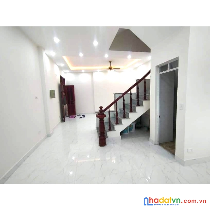 Bán nhà đẹp dân xây việt hưng, gần đường 20m sắp mở, kđt nhiều tiện ích, 46m2x5m