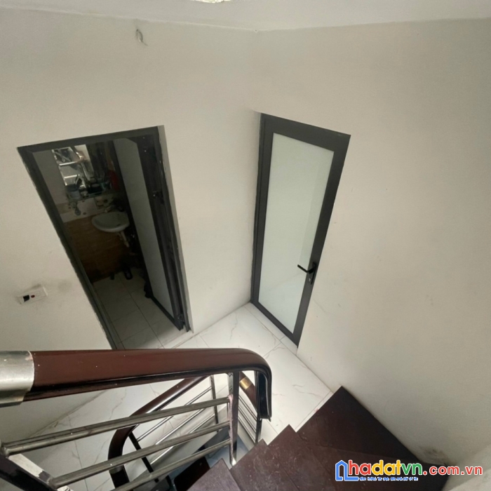 Nhỉnh 2 tỷ  có ngay nhà ở tây sơn, đống đa, 22m, 4 tầng, lô góc, ô tô, kinh doanh, lh0975124520