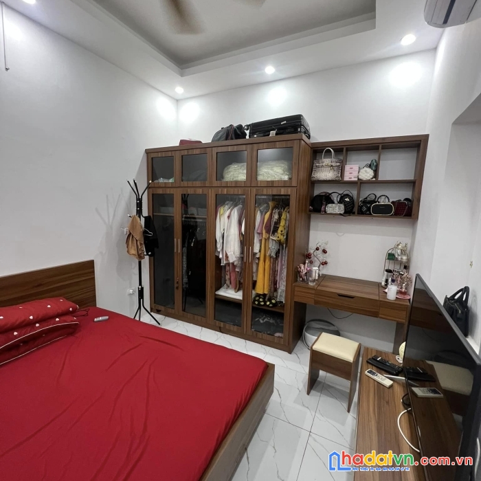 Có 1 không 2tây sơn, đống đa, 22m, 4 tầng, lô góc, ô tô, kinh doanh, lh0975124520