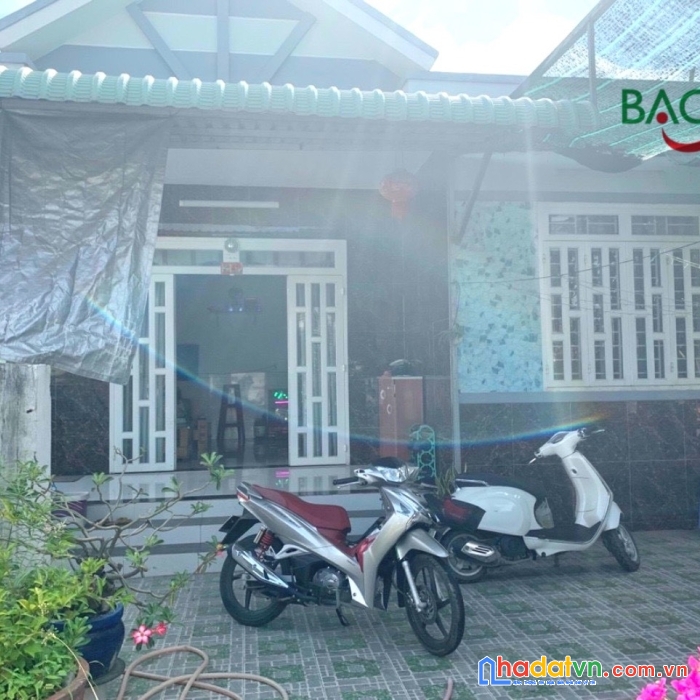 Bán nhà mái thái sân vườn thoáng mát 130m2 (p. tân vạn)