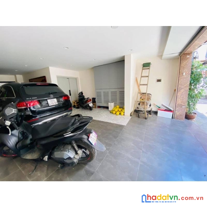 Bán nhà vạn bảo, 65m2, 5 tầng, mt 5.4m, ngõ ô tô tránh, kinh doanh, 3 mặt thoáng, giá 23.9 tỷ