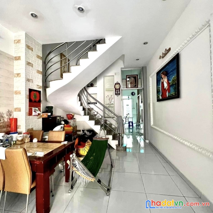 Nhà hiếm bán khu vực lê quang định gò vấp 4.2x26m, 4tầng 6.x tỷ