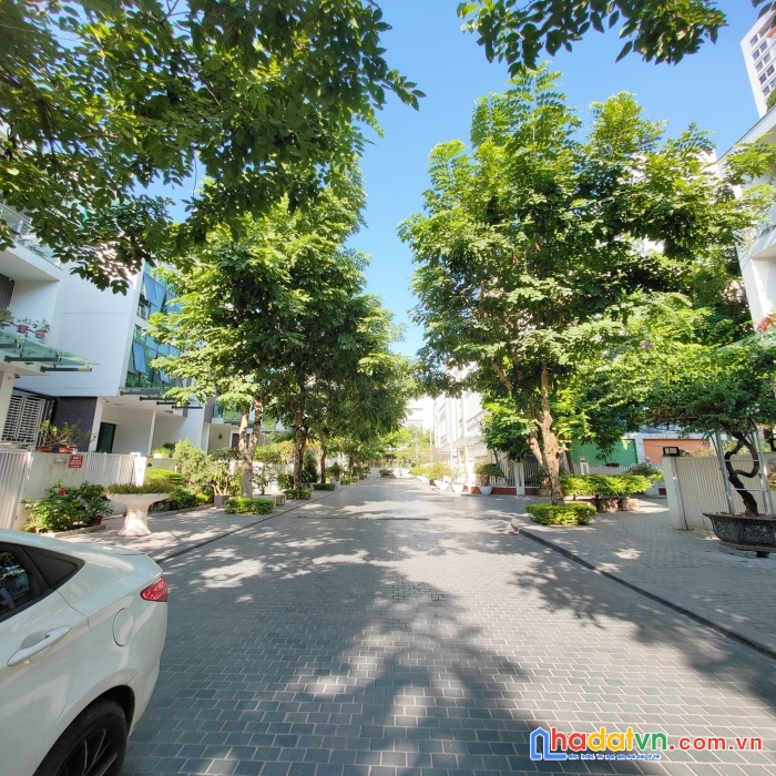 Biệt thự đẳng cấp imperia garden nguyễn huy tưởng 196m2 x 5t, mt 9m giá chào 60 tỷ