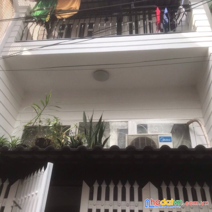 Bán gấp nhà riêng âu cơ, tân bình, 3 tầng, 40m2 chỉ 4xty.