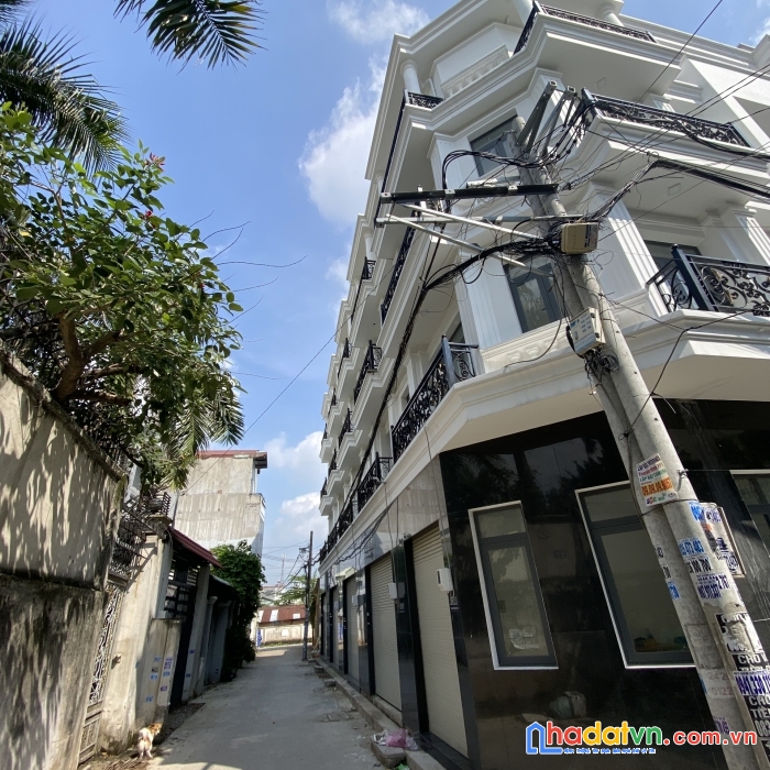 Nhà phố quận 12 sổ sẵn nhà đẹp hẻm xe hơi vào tận nhà
