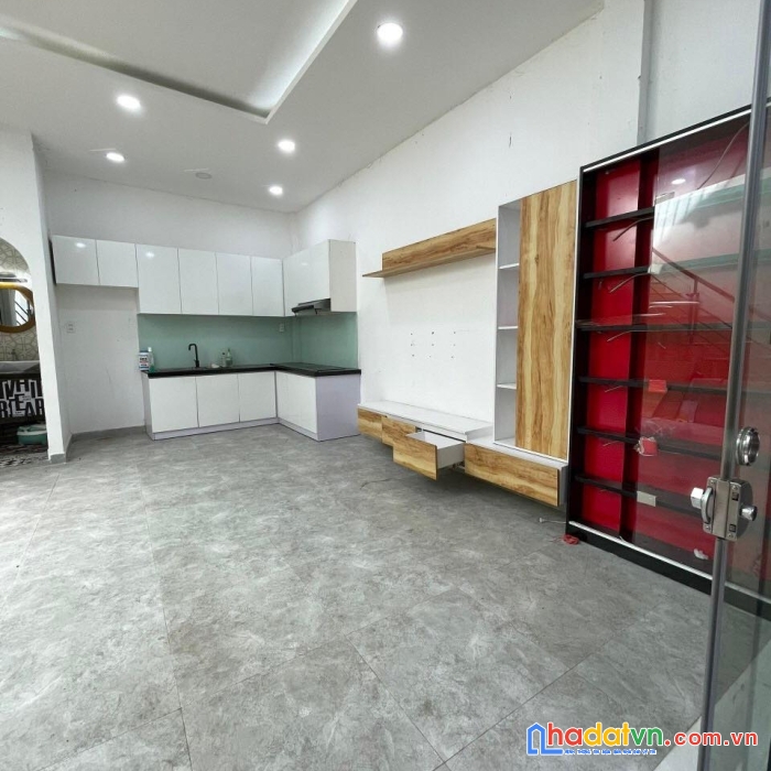 Sát mặt tiền huỳnh văn bánh phú nhuận 50m2 giá 5tỷ